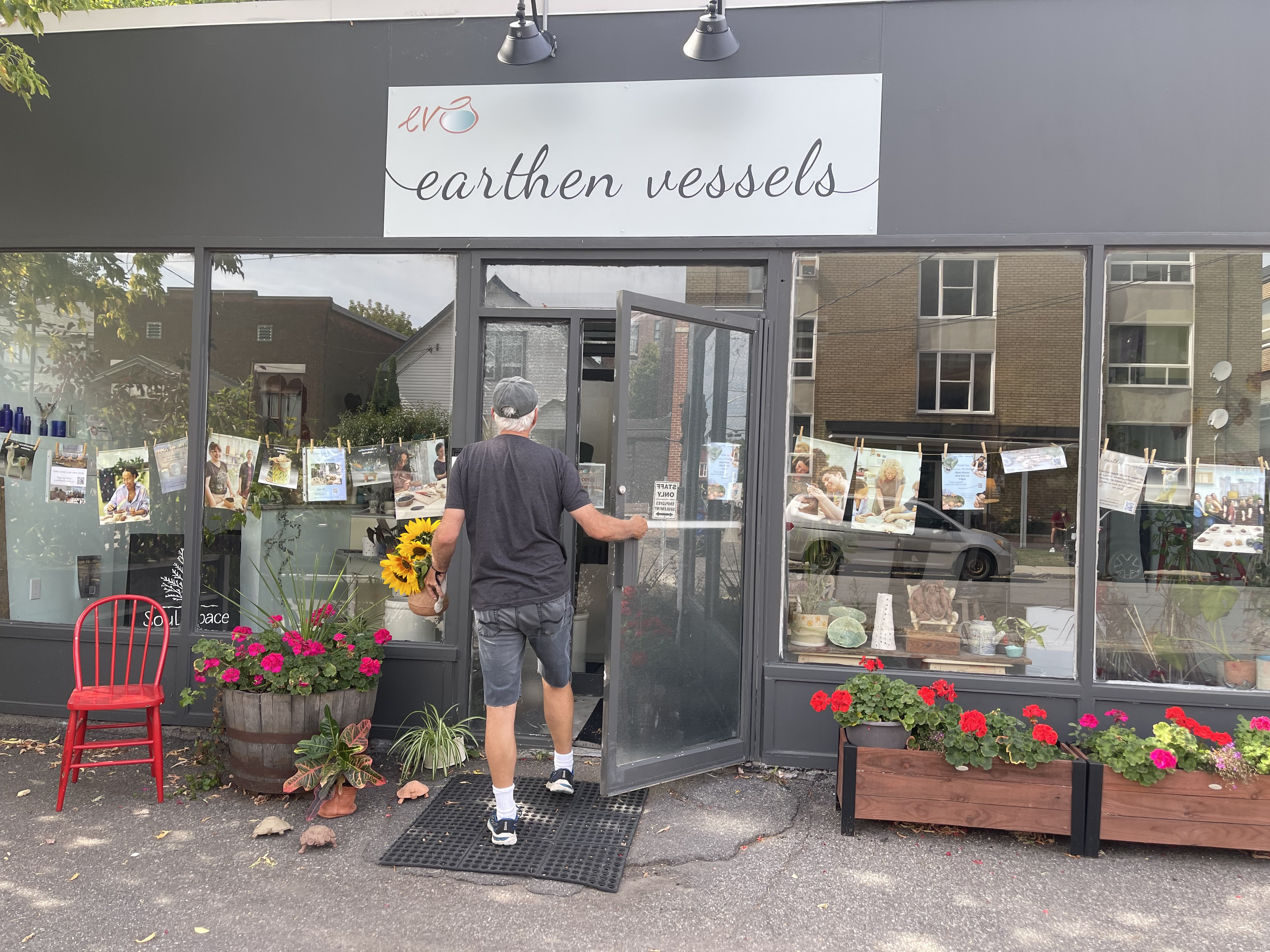 Clay texturing demonstration